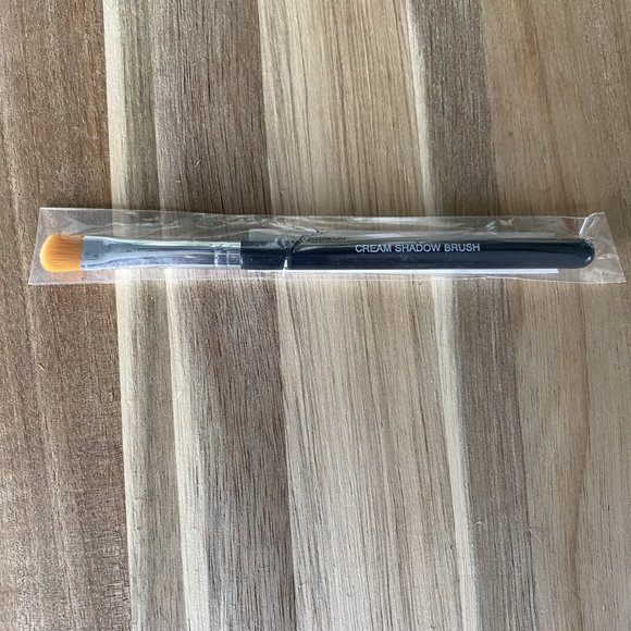 Cream Eye Shadow Brush - Picture 3 of 3